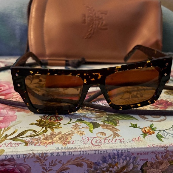 MCM Black and Brown Tortoise Sunglasses with  Branded Carrying Case main image 5